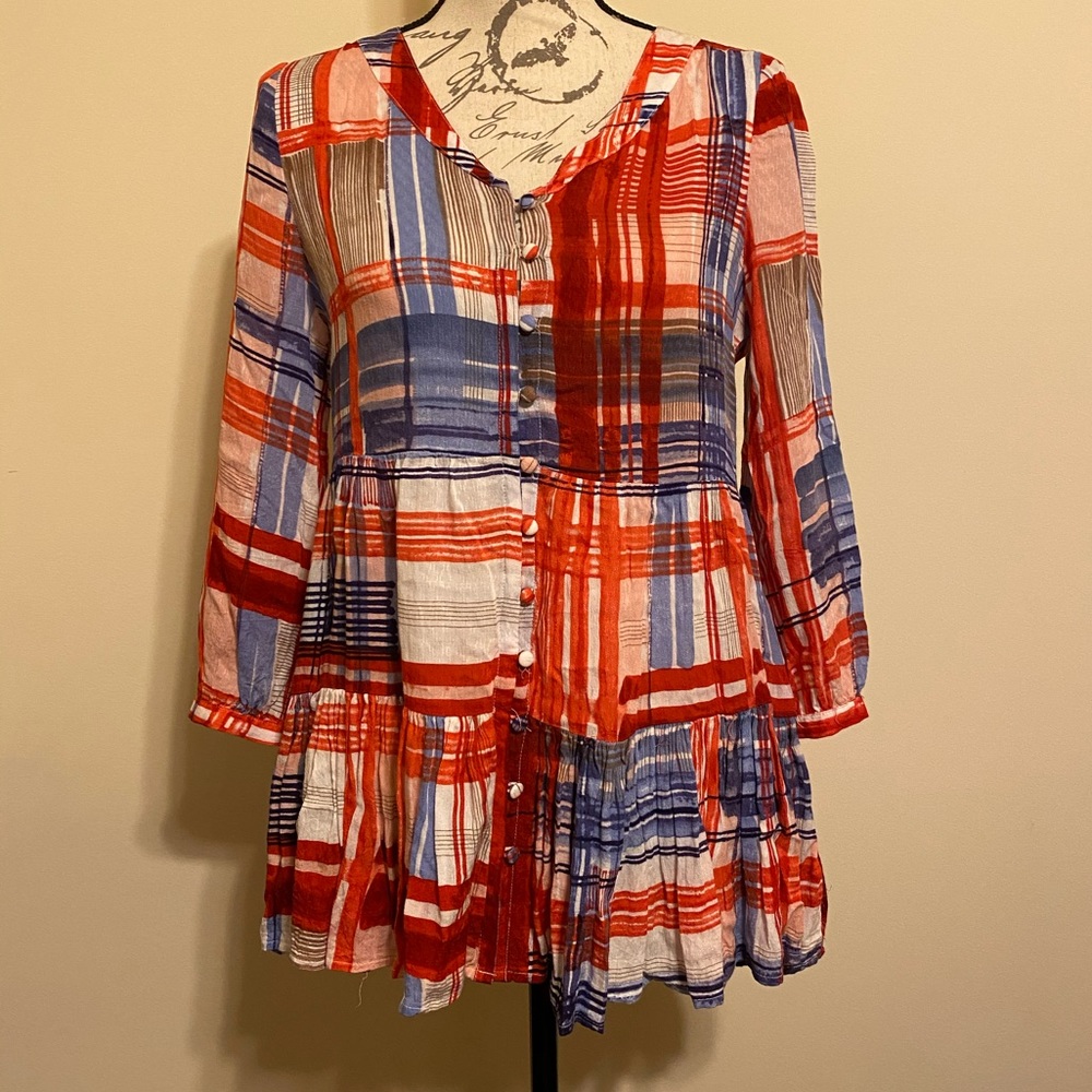 Maeve Anthropologie flowy light weight button top
